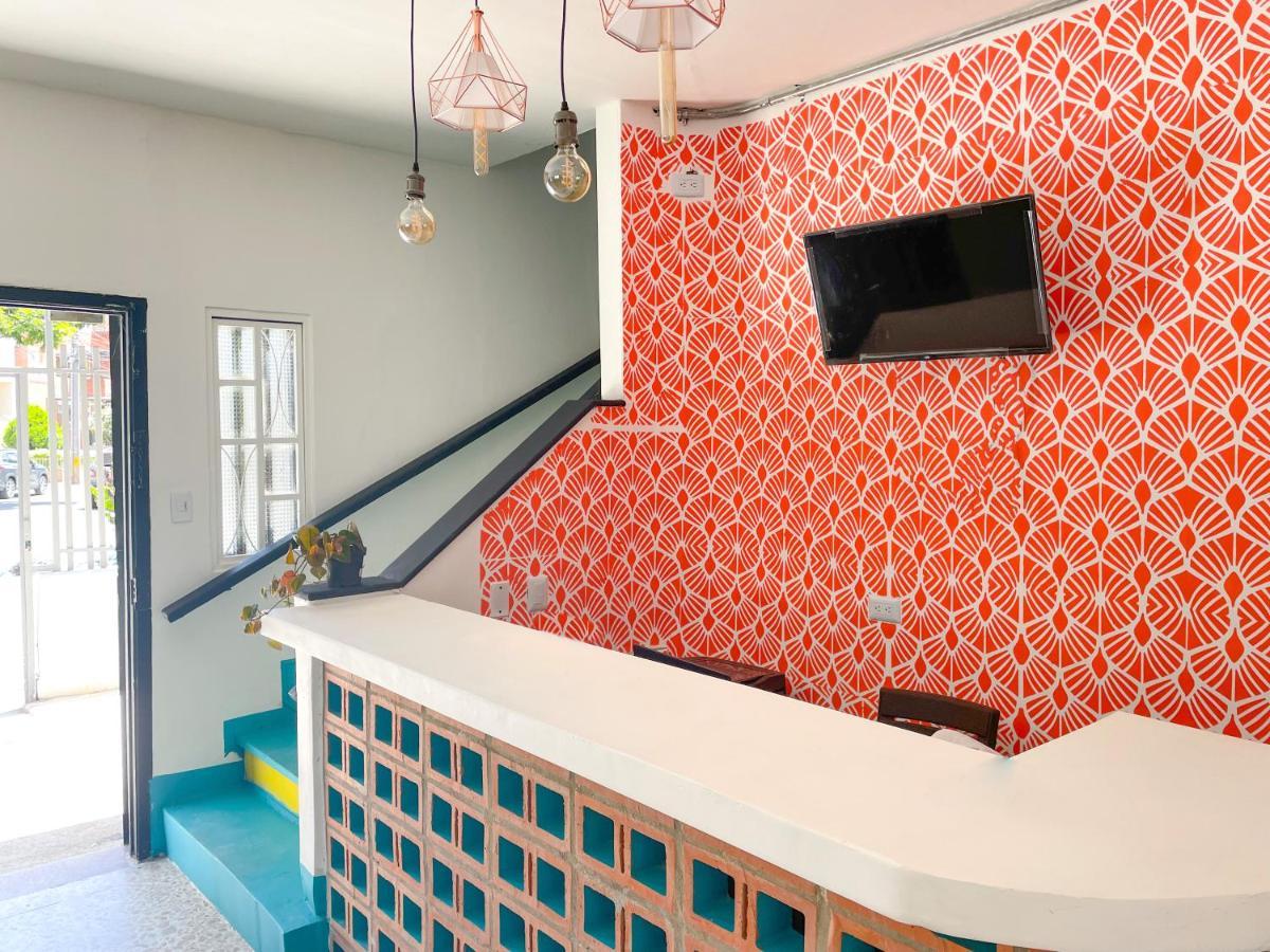 Baku Laureles Hostel Μεντεγίν Εξωτερικό φωτογραφία