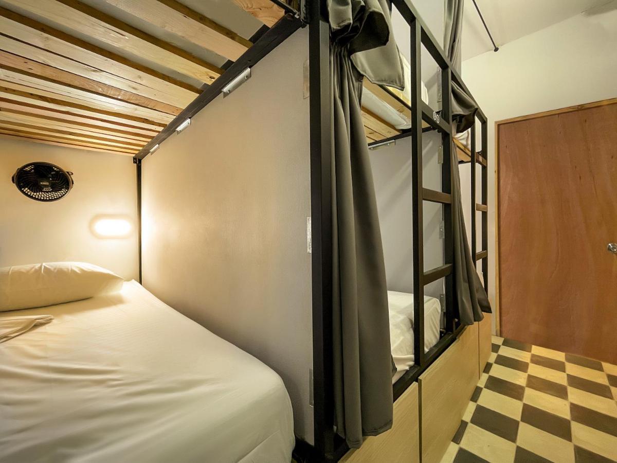 Baku Laureles Hostel Μεντεγίν Εξωτερικό φωτογραφία