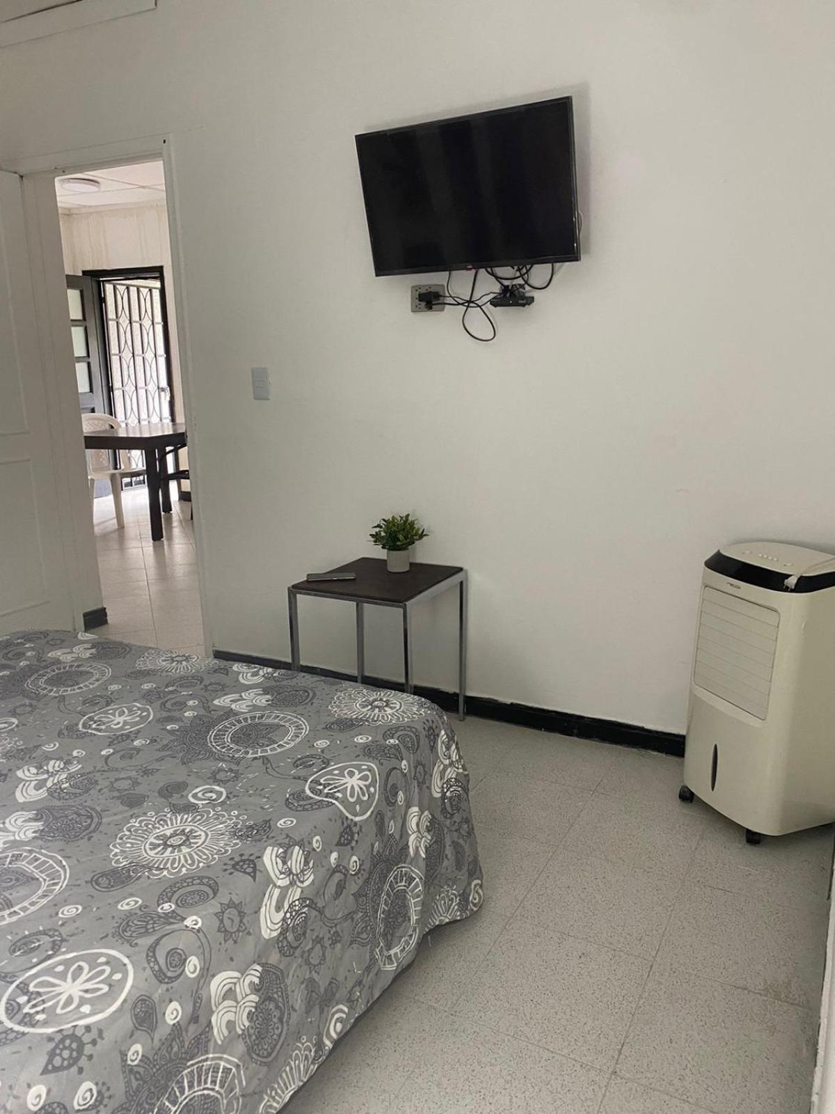 Baku Laureles Hostel Μεντεγίν Εξωτερικό φωτογραφία