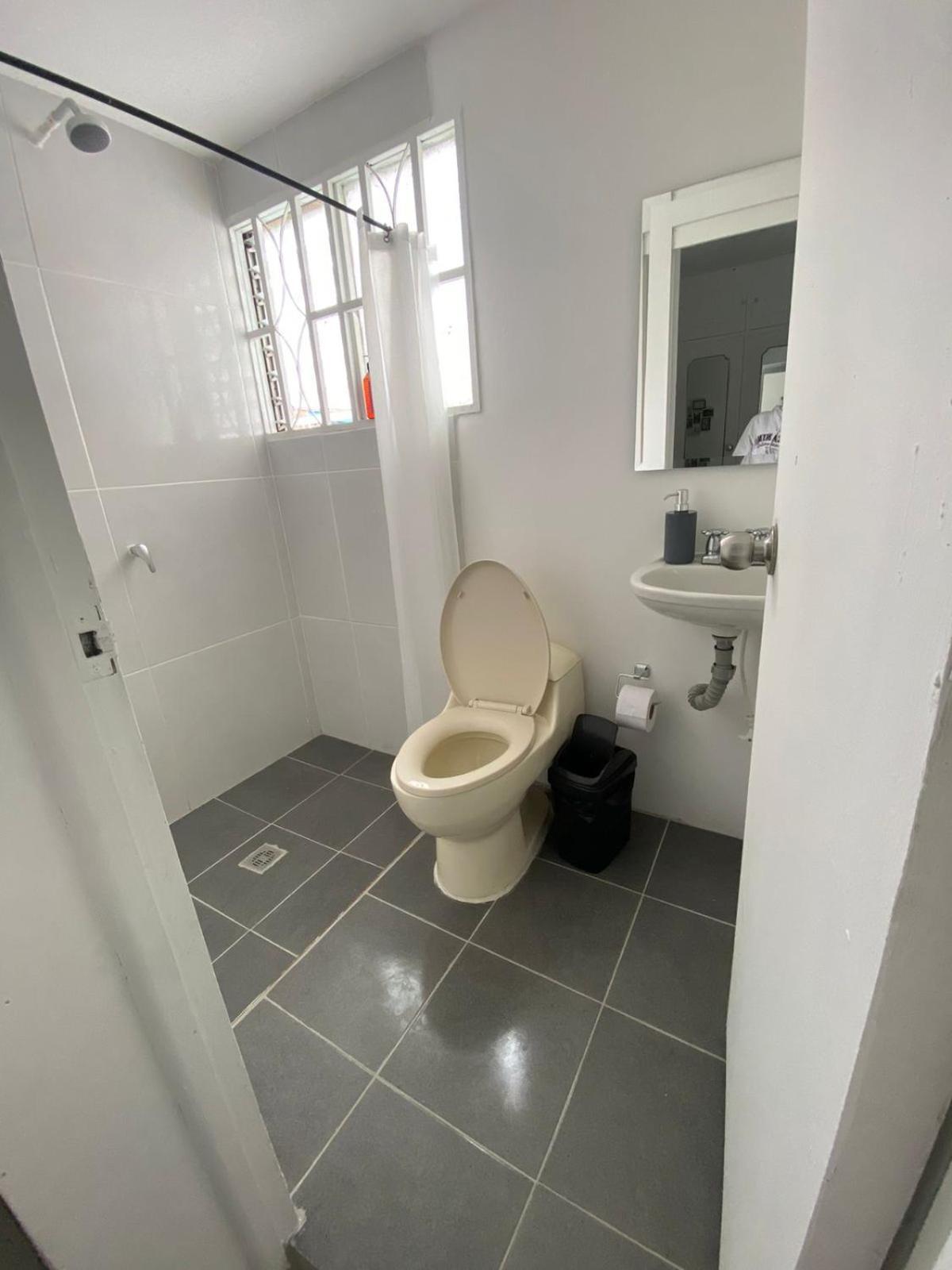 Baku Laureles Hostel Μεντεγίν Εξωτερικό φωτογραφία