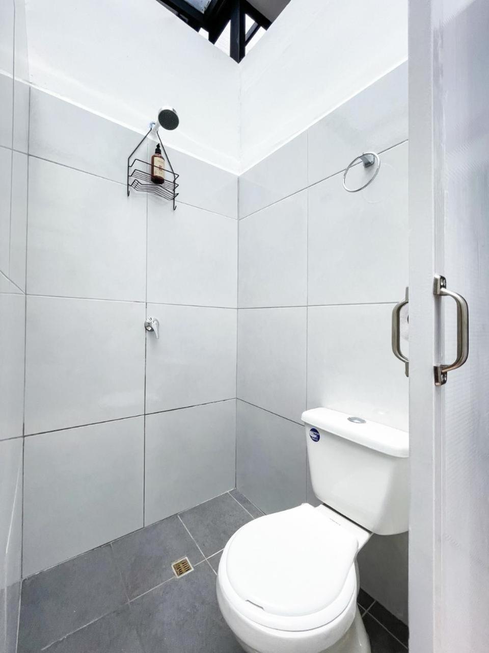 Baku Laureles Hostel Μεντεγίν Εξωτερικό φωτογραφία